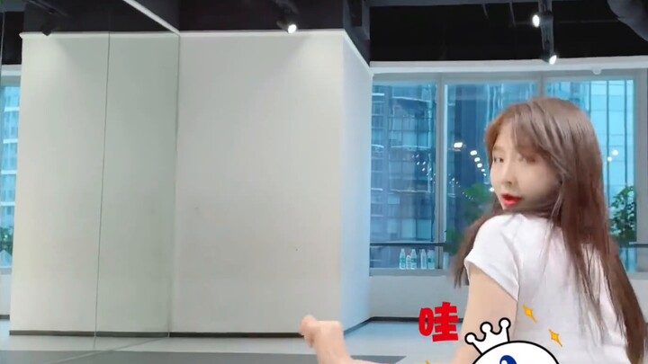 [Kucing Panda] Hari ini adalah hari lain mengenakan sepatu hak tinggi "Wiggle Wiggle", mari berayun 