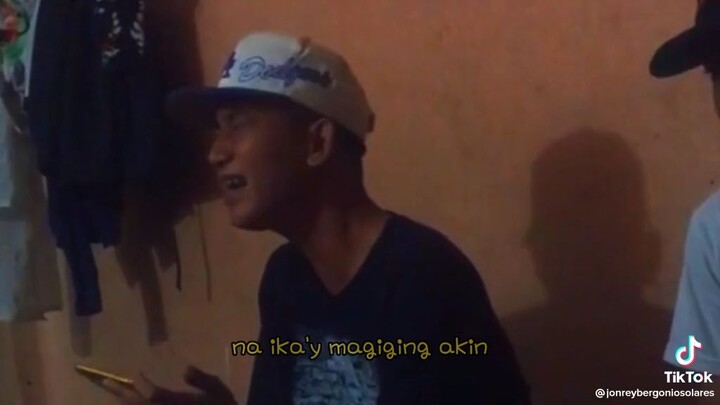 Yung sobrang sakit na kaya idadaan nalang sa kanta