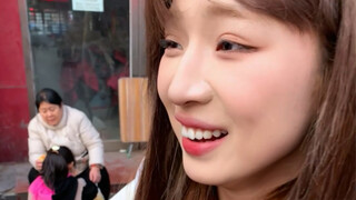 老板：这小姑娘真来收保护费呀！！！