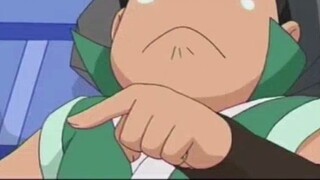 Sisi menggigit Wu Zhuangyuan hingga menangis