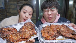 เวลาให้ไก่แก่คนอีสาน เขาจะต้มกระดูกให้! เคี้ยวไก่ 3 ตัวรวด อร่อยสุดๆ ✌️