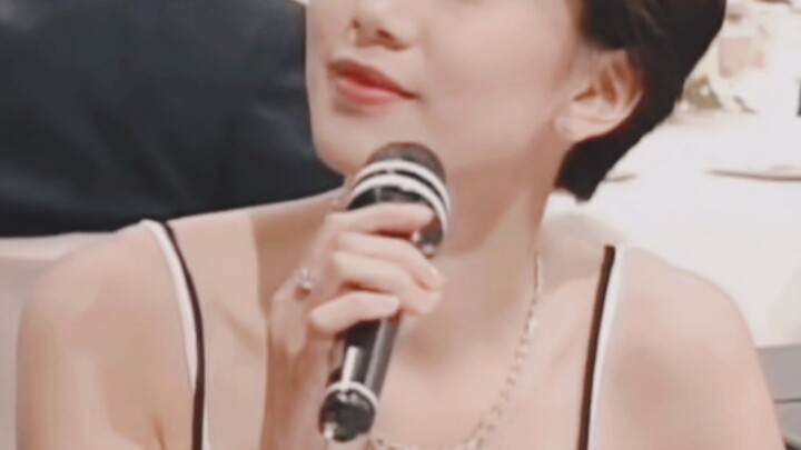 她公开恋情时全港男生都失恋了！美女如云的年代也就她敢叫“靓靓”了！