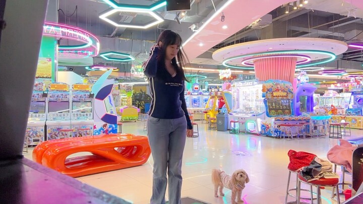 ألعب آلة الرقص بدون مكياج، إذا لم أبدو جيدًا فسأحذفه بعد قليل