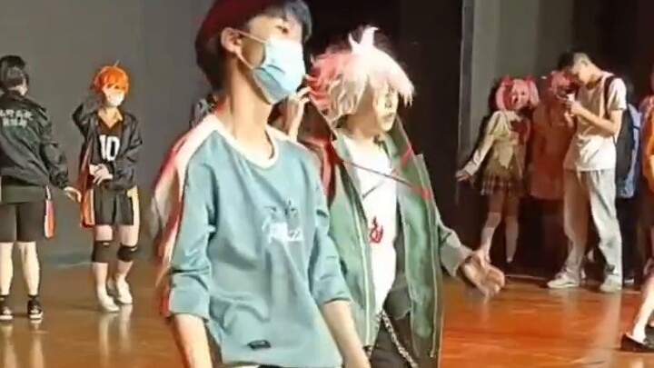 "Pelindung Bahu Seperti Tuhan"