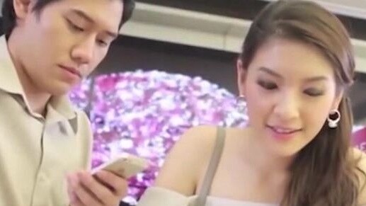 Iklan Thailand yang kocak: Seorang wanita cantik putus dengan pacarnya, tapi dia tidak menyangka aka
