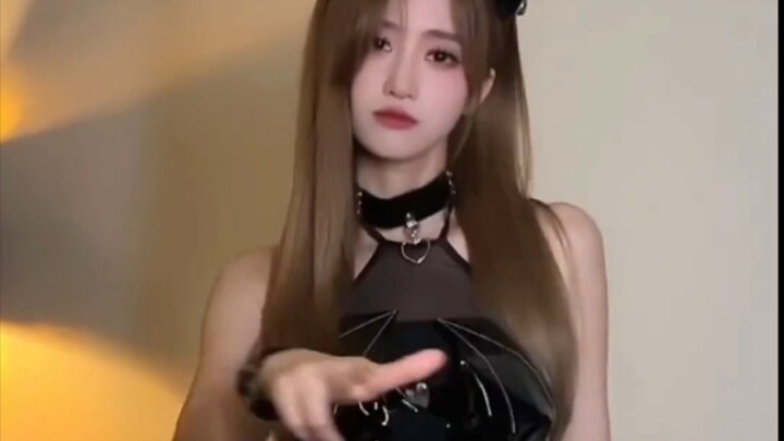 Màn hình dọc Câu chuyện của Succubus Cheng Xiang Chương cuối cùng DJ Bộ sưu tập váy da đen Bộ sưu tậ