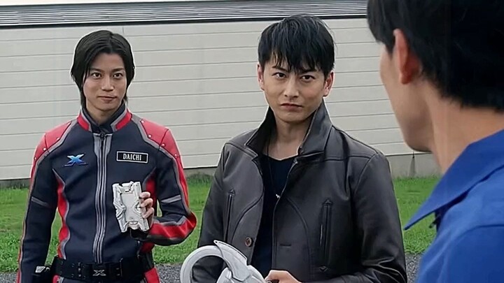 I didn't expect that Orb, the debt king, would have to collect his debts one day #Ultraman