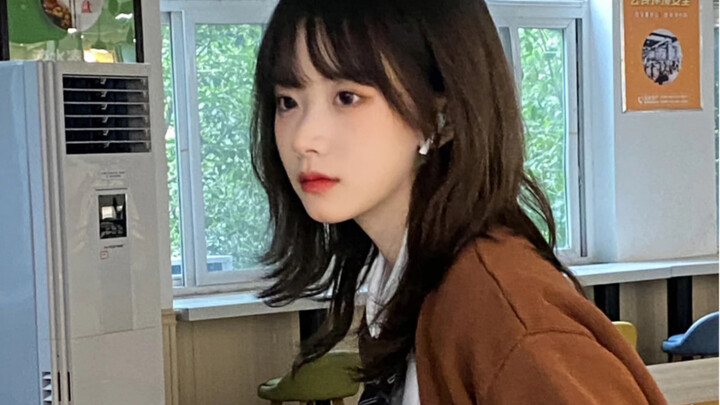 “Gadis-gadis yang Membuat Mataku Silau di Tahun-Tahun Itu”