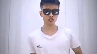 没吃饭？给爷用力扭！