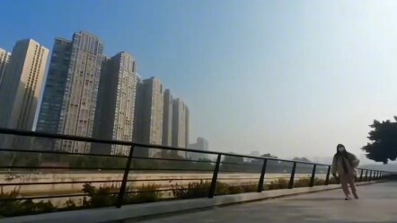 Human cubs comforting themselves