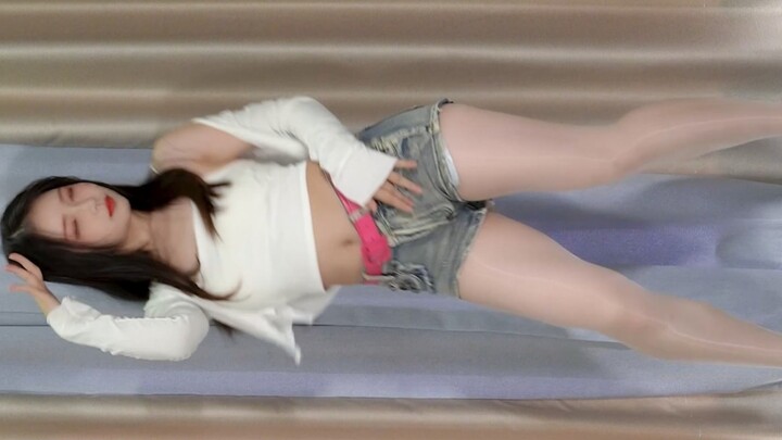 Mr. Taxi Full-screen Zoom In