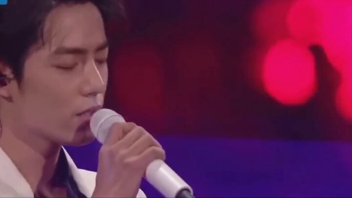 Xiao stood on Zhejiang Satellite TV and lip-synched and overturned!