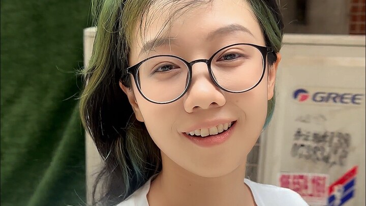 Các bạn nam nhìn thấy bình nước cao thì nhất định phải chú ý an toàn!