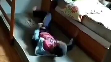 แก้ไขชื่อเรื่องเป็น “เด็กชายผู้ร่าเริง” และตัดฉาก “การฝึกกำลังแขน” ที่ท้ายวิดีโอออก