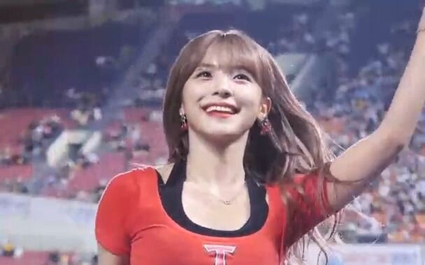 เหมือนรอยยิ้มแห่งฤดูใบไม้ผลิ - ลีดาฮเย ถ่ายสด