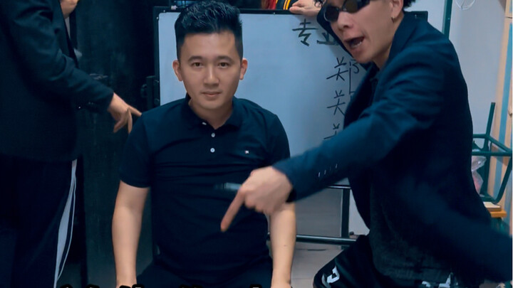 اليوم برضو حان وقت اختيار اسم لابن مدير السكن الجامعي، والاسم الأخير هو الأفضل بلا منازع.. هل عندكم 