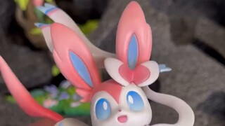 A lean camel is bigger than a horse. Unboxing of Moon Shadow Fairy Eevee & Shemmy