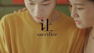 “从小都是我抢你的，这次换我让让你。”