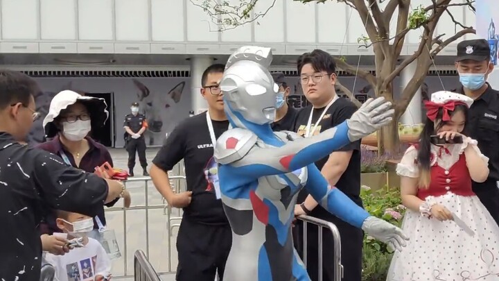 Be the first person to take a photo with Serosix! Not the first!