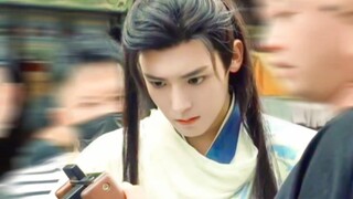 音乐一响，白月光出场［侯明昊］