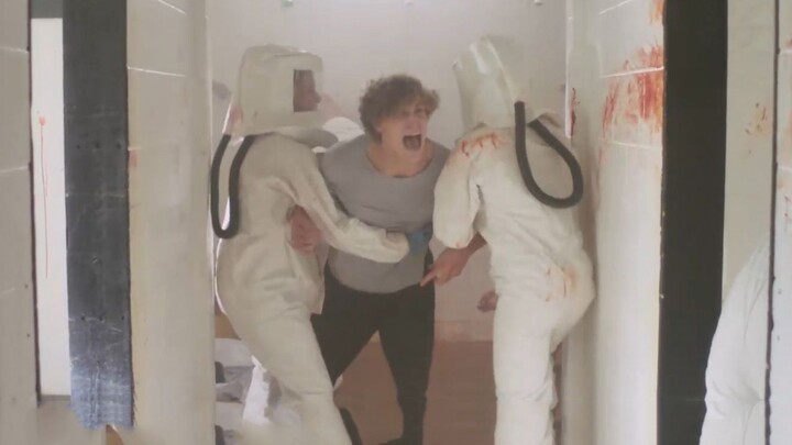 男性瘟疫爆发，地球仅剩下最后一名男人，沦为女人们的生育工具！搞笑科幻片《奶油公社》