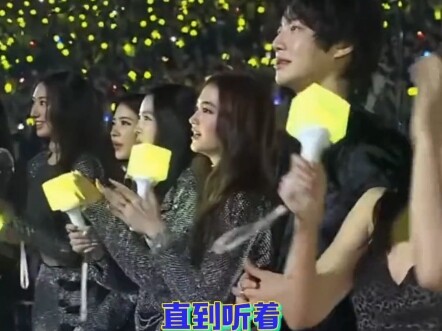 ماما، تذكّر في المرة القادمة أن تجمع تذاكر الفنانين