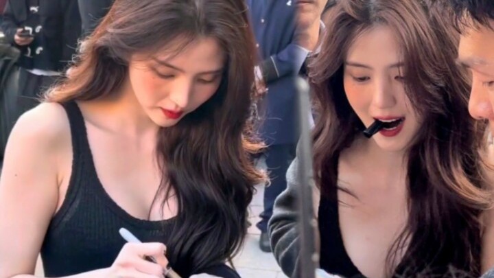 Big breasts and big buttocks are the most suitable for people to appear in Paris! [Han Suxi] Met on 