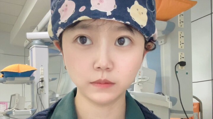 ممرضة 🚑 | يوميات الطوارئ للصغير | لماذا ننقر الزجاجة الصغيرة مرتين عند فتحها