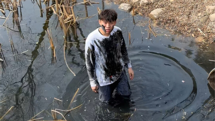 How much does a gold bar cost?