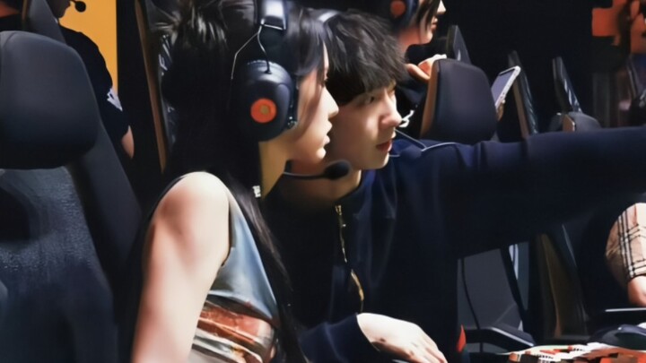 Who else gets this?! Esports fan fiction just became reality! Back in 2015, my phone was flooded wit