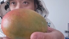 ASMR EATING SOUNDS - MANGO (1)