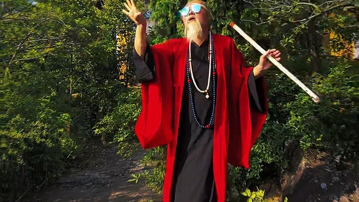 Gõ vào con cá gỗ điện tử và hát một bản tình ca!