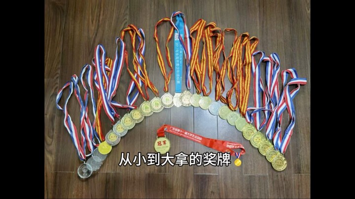 Người mẫu piano hóa ra lại là nhà vô địch nhảy cao?!