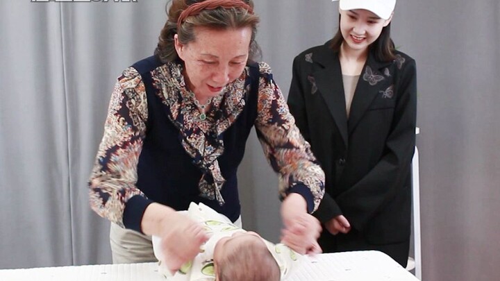 宝宝被动运动很简单 还不会玩的家长看这里