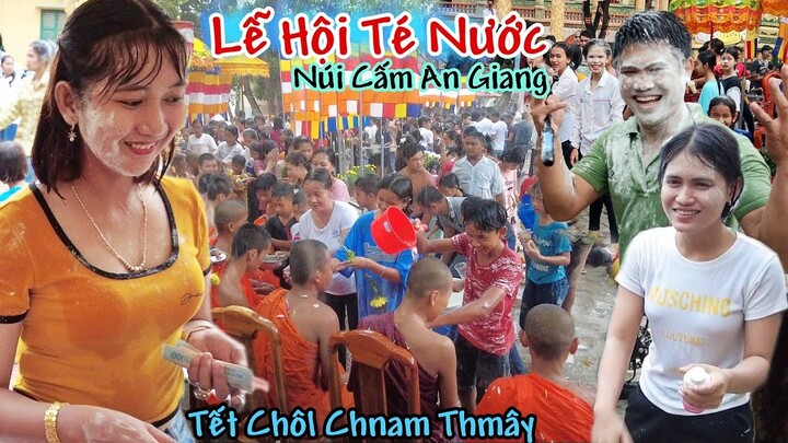 Lễ hội té nước tết Chôl Chnam Thmây của người khmer Núi Cấm An Giang
