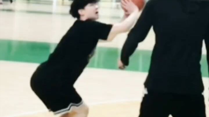 Tantangan Bola Basket Hao: Kalah Tipis dari Pemain Profesional Guo Kailun