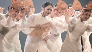 مقطع "المرآة العطرة تخبئ الربيع" من الدراما الراقصة "باب مئوي"