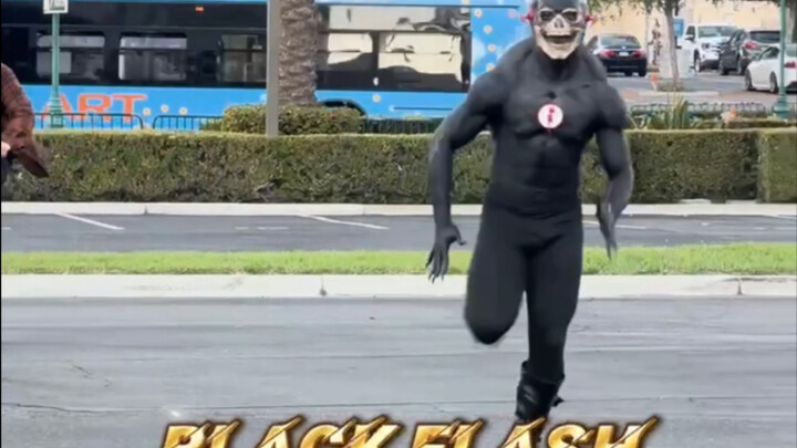 When I dress up as Black Flash and race against my fans, guess who’ll win! ⚡️💨