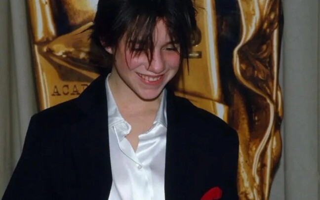 [Youthful Look] Charlotte Gainsbourg is so handsome that it’s hard to distinguish between male and f