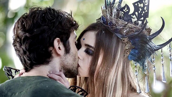 【影Sir】Cổ tích đen “Lời nguyền của Người đẹp ngủ trong rừng”: Sau khi vẽ thêm, mẹ kế hóa phản diện, c