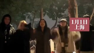 الفتيات اللطيفات هن الأجمل.