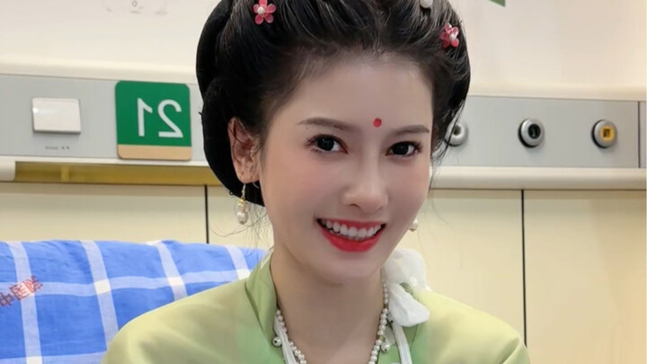 Sobat-sobat, kenapa dia begitu bersemangat? Aku tidak mengerti~~