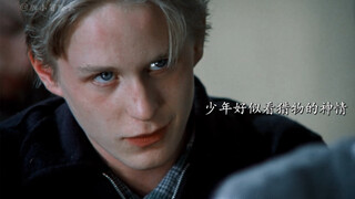 “少年和温柔女老师的爱情角逐…”