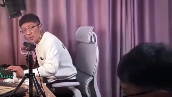 “Nhà là nơi kể về chiến tích, còn trường học mới là nơi xét đến thành tích”