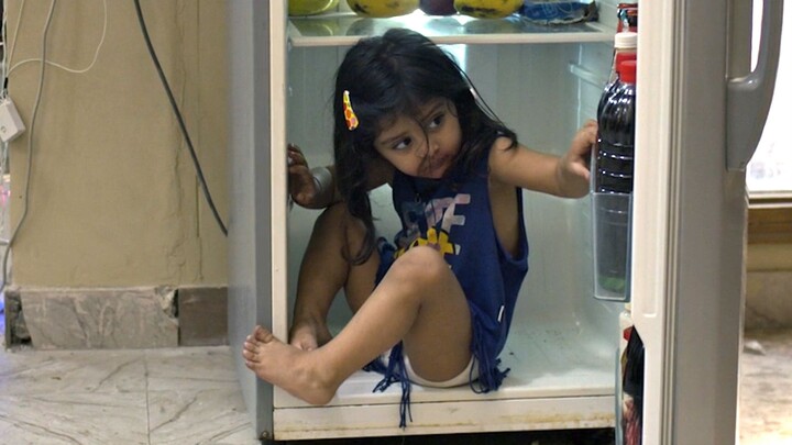 ดัดแปลงจากเรื่องจริง แม่ฆ่าตัวตาย เด็กหญิงวัยสามขวบขังตัวเองไว้ในตู้เย็น ดูแล้วฉันอึดอัดจนหายใจไม่ออ