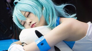 Including cosplay from various genres