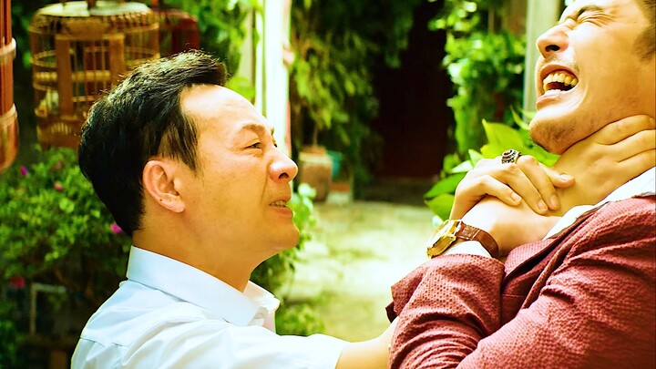 Teacher Zhang Songwen didn’t act it—he was really choking someone!