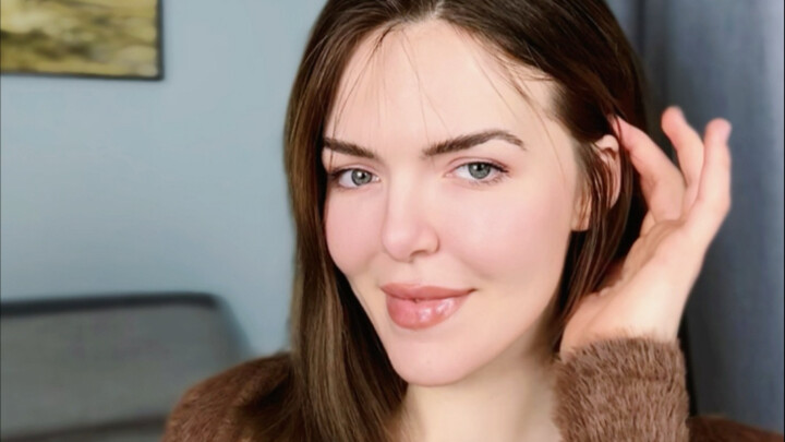 Gặp trai đẹp nên thể hiện thế nào?