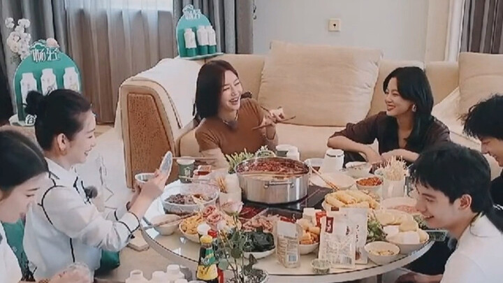 Qin Hailu bilang dia pernah menyaksikan Xin Zhilei dan Qin Lan berciuman. Qin Hailu: Kenapa ‘Hua Sha