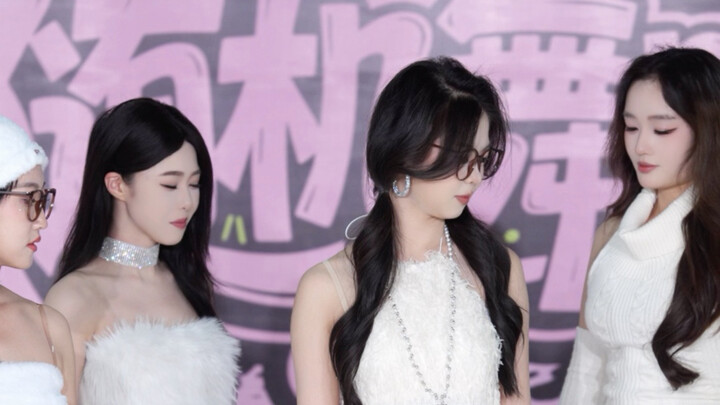 Yêu em nhiều hơn || Thích thú với màn đổi mặt trong một giây, thay đổi phong cách để tránh mỏi mắt